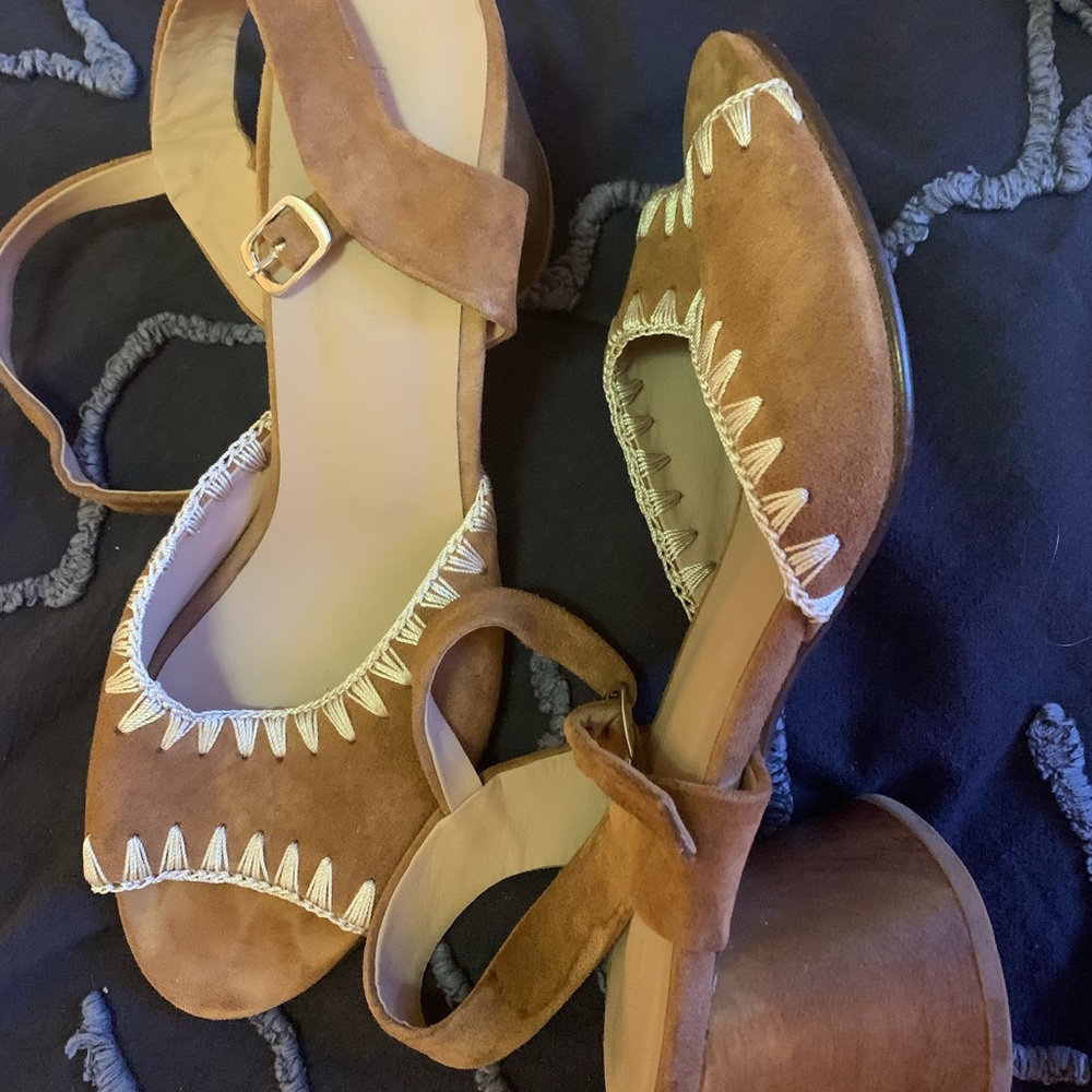 huma blanco suede sandals